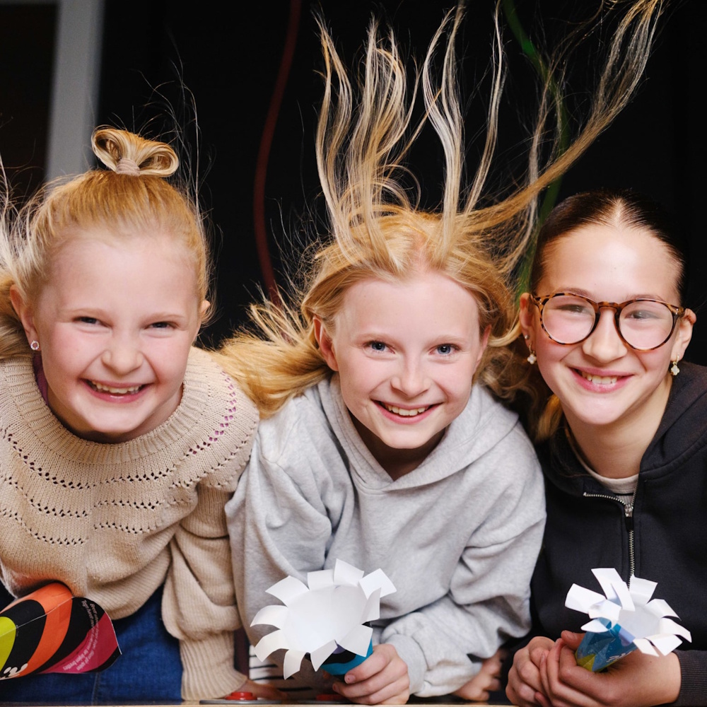 Foto av barn på bursdag etter åpningstid